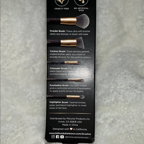 ⭐️HP⭐️ BILLION DOLLAR MAKEUP BRUSH SET NEW IN BOX CHARCOAL INFUSED. - Picture 5 of 15